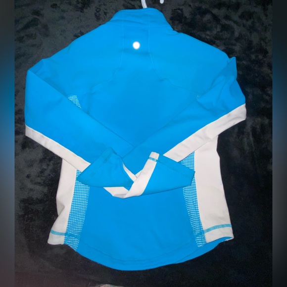 Active lululemon sweater - Picture 4 of 5